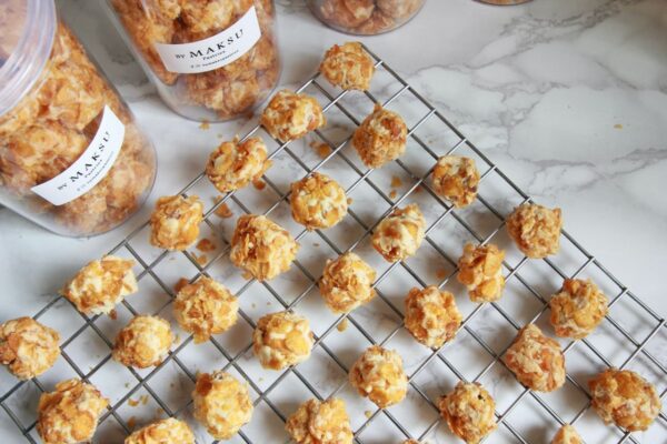 Cranberries Cornflakes - by Maksu Pastries
